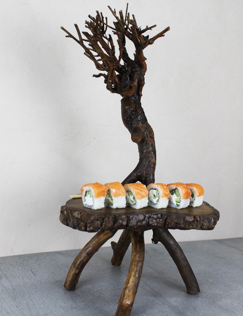 Дошка з натурального дерева для подачі суші, ролів, кексів.