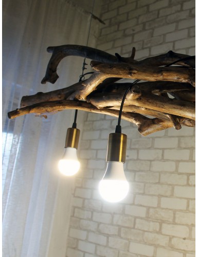 Підвісний світильник з дерев'яних стволів для інтер'єру